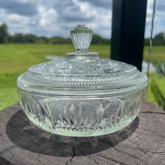 Avon Crystal Glass Lidded Bowl - Picture 1 of 15